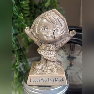 Vintage 1970 R&W Berries Co. Collectible Figurine - I Love You This Much
